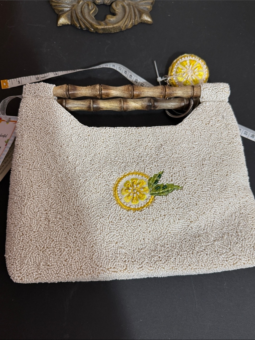 Made in India lemon 🍋 capri beaded clutch with wooden handles - Picture 4 of 5